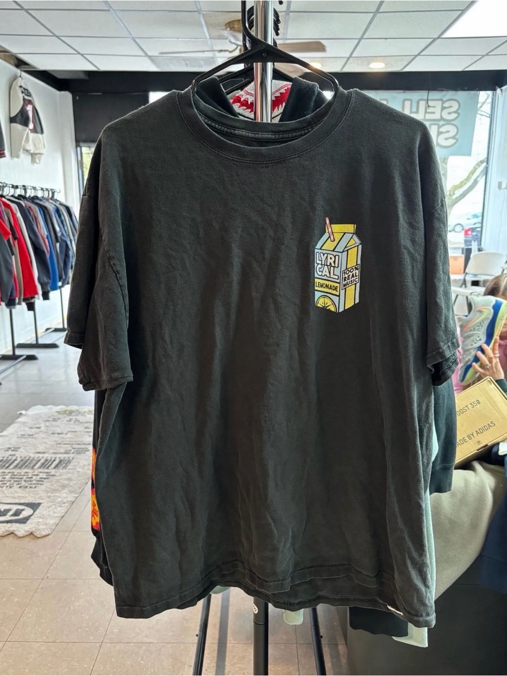 Lyrical Lemonade graphic t-shirt Size Xl
